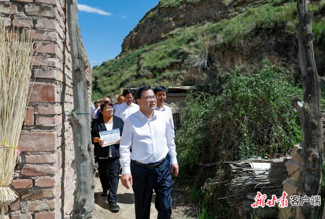 胡昌升在兰州市和兰州新区调研防汛减灾和地质灾害防治工作时强调
持续加大风险隐患排查整治力度 确保监测预警和群众转移避险到位